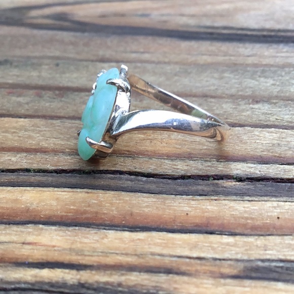 10kt yellow gold jade and diamond ring…2.5 grams - Picture 3 of 11